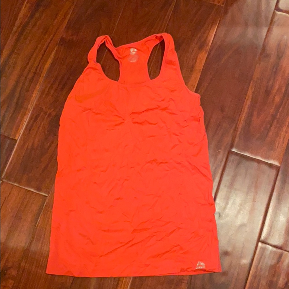 Fitted work out tank